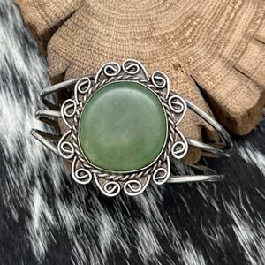1940s Native American NAVAJO Sterling Silver & Jade Cuff Bracelet Curly Ques